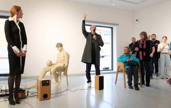 Odposlouchávat ticho